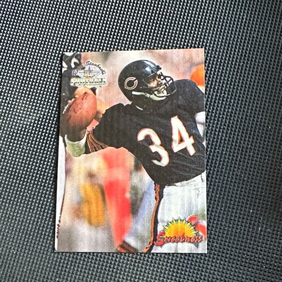 Sweetness Football Trading Card of Walter Payton HOF Mint Condition - Picture 1 of 3